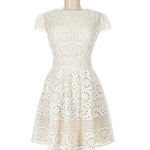 Alice+Olivia Imani Eyelet Lace Overlay Dress size XS (2-4)
Like New Ivory Bridal